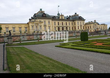 Palais de Drottningholm un des palais royaux de Suède, situé près de Stockholm, résidence officielle du roi Banque D'Images