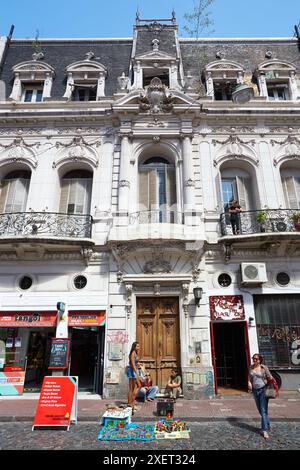 Marché du dimanche. Defensa Street. San Telmo. Buenos Aires. Argentine. Banque D'Images