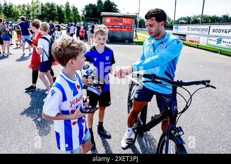 Heerenveen, pays-Bas. 29 juin 2024. HEERENVEEN, 29-06-2024, Sportpark Skoatterwald, football, eredivisie néerlandaise, saison 2024/2025, lors de la première formation SC Heerenveen, joueur SC Heerenveen Mats Kohlert crédit : Pro Shots/Alamy Live News Banque D'Images