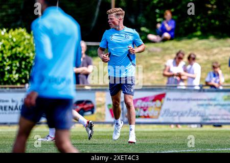 Heerenveen, pays-Bas. 29 juin 2024. HEERENVEEN, 29-06-2024, Sportpark Skoatterwald, football, eredivisie néerlandaise, saison 2024/2025, lors de la première formation SC Heerenveen, le joueur de SC Heerenveen Levi Smans crédit : Pro Shots/Alamy Live News Banque D'Images