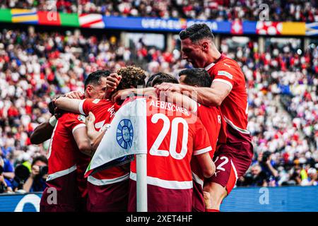 Torjubel/Jubel Schweiz nach Tor zum 2:0 Ruben Vargas (Schweiz, #17) GER, Schweiz v. Italien, Fussball Europameisterschaft, UEFA Euro 2024, Achtelfinale, 29.06.2024 Foto : Eibner-Pressefoto/Marcel von Fehrn Banque D'Images