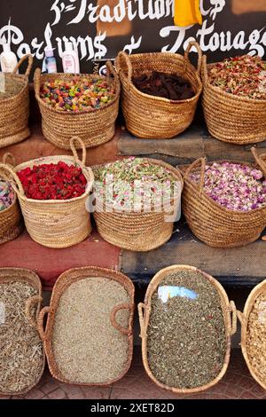 Herboristeria, Medina de Marrakech, Haut Atlas, Maroc. Banque D'Images