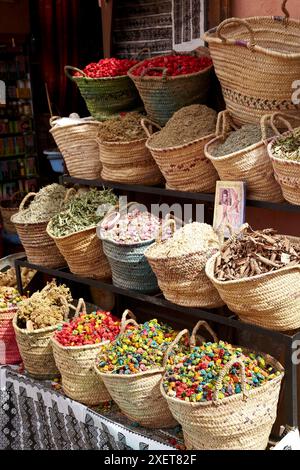 Herboristeria, Medina de Marrakech, Haut Atlas, Maroc. Banque D'Images