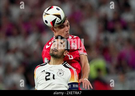 Dortmund, Allemagne. 29 juin 2024. L'Allemand Ilkay Gundogan combat pour le ballon avec le Danois Andreas Christensen lors du match de football Euro 2024 entre l'Allemagne et le Danemark au stade BVB de Dortmund, Allemagne - samedi 29 juin 2024. Sport - Soccer . (Photo de Spada/LaPresse) crédit : LaPresse/Alamy Live News Banque D'Images