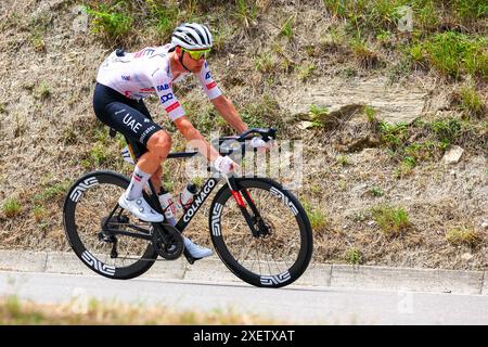 RIMINI, ITALIE - JUIN 29 : Wellens Tim (bel) de l'équipe des Émirats arabes Unis en action lors de l'étape 1 de la 111ème édition du Tour de France 2024, une étape de 206 km avec départ à Florence et arrivée à Rimini le 29 juin 2024 à Rimini, Italie, 29/06/2024 ( photo par Luca Bettini / Pool / GodingImages crédit : Peter Goding / Alamy Live News Banque D'Images