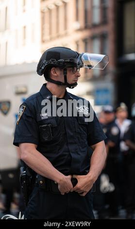 New York Ciy, États-Unis. 29 juin 2024. Des manifestants pro-palestiniens se sont rassemblés au Madison Sqaure Park à New York City, NY, et ont défilé vers Manhattan Center pour tenter de perturber le président Joe Biden qui assistait à un événement de campagne le 29 juin 2024. (Photo de Steve Sanchez/Sipa USA). Crédit : Sipa USA/Alamy Live News Banque D'Images