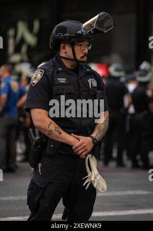 New York Ciy, États-Unis. 29 juin 2024. Des manifestants pro-palestiniens se sont rassemblés au Madison Sqaure Park à New York City, NY, et ont défilé vers Manhattan Center pour tenter de perturber le président Joe Biden qui assistait à un événement de campagne le 29 juin 2024. (Photo de Steve Sanchez/Sipa USA). Crédit : Sipa USA/Alamy Live News Banque D'Images