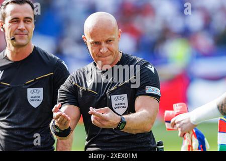 Berlin, Allemagne. 29 juin 2024. L'arbitre Szymon Marciniak, vu en action lors de la manche de 16 de l'UEFA Euro 2024 entre les équipes nationales de Suisse et d'Italie à l'Olympiastadion. Score final ; Suisse 2:0 Italie. (Photo de Maciej Rogowski/SOPA images/Sipa USA) crédit : Sipa USA/Alamy Live News Banque D'Images