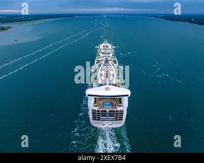 Le MS Caribbean Princess est un navire de croisière modifié de grande classe détenu et exploité par Princess Cruises. Arrivée à Southampton Banque D'Images