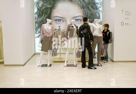 Boutique sur la Via Mazzini. Vérone. Veneto, Italie Banque D'Images