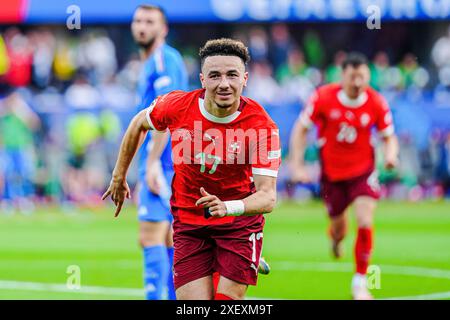 Torjubel/Jubel nach Tor zum 2:0 Ruben Vargas (Schweiz, #17) GER, Schweiz v. Italien, Fussball Europameisterschaft, UEFA Euro 2024, Achtelfinale, 29.06.2024 Foto : Eibner-Pressefoto/Marcel von Fehrn Banque D'Images