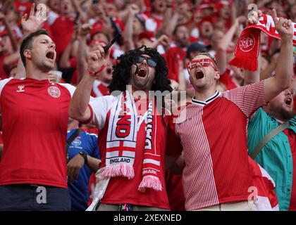 Dortmund, Allemagne. 29 juin 2024. Supporters danois lors du match des Championnats d'Europe de l'UEFA au BVB Stadion, Dortmund. Le crédit photo devrait se lire : Paul Terry/Sportimage crédit : Sportimage Ltd/Alamy Live News Banque D'Images