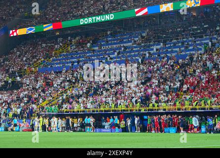 Orage dans le stade, arbitre interrompre le match dans le meilleur des 16 matchs ALLEMAGNE, Danemark. , . Le 29 juin 2024 à Dormund, Allemagne. Photographe : ddp images/STAR-images crédit : ddp Media GmbH/Alamy Live News Banque D'Images