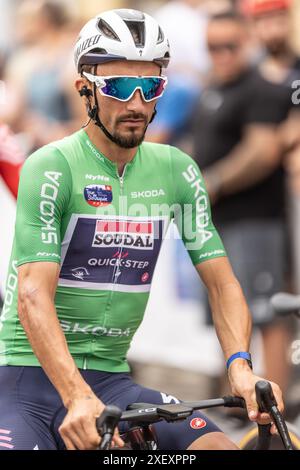 Liptovsky Mikulas, Slovaquie. Juin 30. 2024. Julian Alaphilippe mène au départ de la dernière étape du Tour de Slovaquie. Banque D'Images