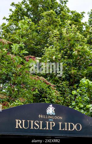 Ruislip Lido Sign, Ruislip, Borough of Hillingdon, Londres, Angleterre, ROYAUME-UNI Banque D'Images