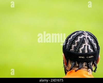 WOLFSBURG - Memphis Depay lors d'une séance d'entraînement de l'équipe nationale néerlandaise au stade AOK le 30 juin 2024 à Wolfsburg, Allemagne. L'équipe nationale néerlandaise se prépare pour la manche des 16 au Championnat d'Europe de football en Allemagne contre la Roumanie. ANP KOEN VAN WEEL Banque D'Images