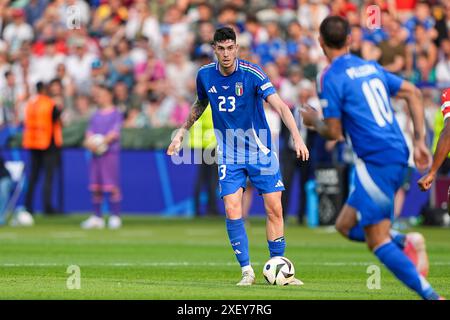 Berlin, Allemagne. 29 juin 2024. L'Italien Alessandro Bastoni en action lors du match Suisse - Italie UEFA Euro 2024 Round of 16 à l'Olympiastadion de Berlin le 29 juin 2024. (Photo par : Dimitrije Vasiljevic) crédit : Dimitrije Vasiljevic/Alamy Live News Banque D'Images