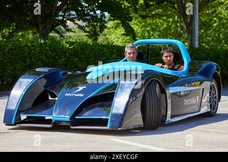 Dynacar, véhicule électrique, chercheurs travaillent dans la voiture électrique, unité industrie, industrie automobile, Centre technologique, Tecnalia recherche & innovation, de Banque D'Images