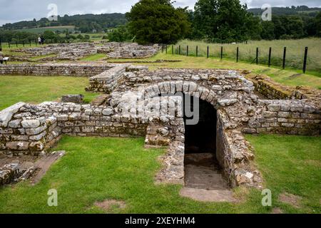 Entrée de la salle forte à Chesters (Cilurnum) Fort romain. Chollerford, Hexham, Northumberland, Angleterre. Banque D'Images