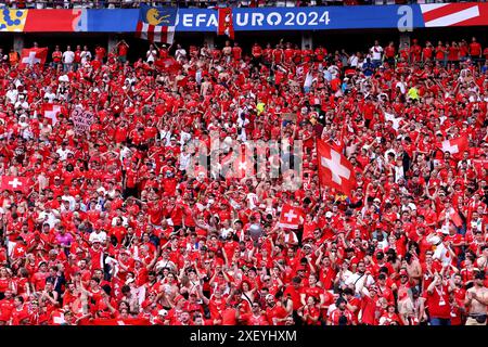 Berlin, Allemagne. 29 juin 2024. Supporter de la Suisse lors de la manche de l'UEFA Euro 2024 du 16 match de football entre la Suisse et l'Italie au stade Olympique le 29 juin 2024 à Berlin, Allemagne . Crédit : Marco Canoniero/Alamy Live News Banque D'Images