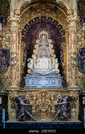 Vierge de El Rocio, Ermita de la Virgen del Rocio, El Rocio, Huelva, Andalousie, Espagne Banque D'Images