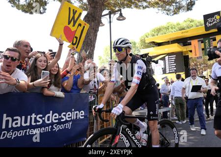 Cesenatico, Italie. 30 juin 2024. Tadej Pogacar (Émirats Arabes Unis) au départ de l'étape 2 du Tour de France de Cesenatico à Bologne à Viale Milano - Sport, cyclisme - Cesenatico, Italie - dimanche 30 juin 2024 (photo Massimo Paolone/LaPresse) crédit : LaPresse/Alamy Live News Banque D'Images