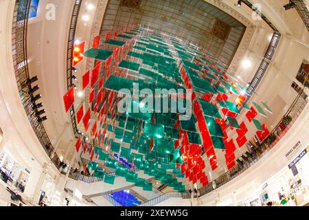 AUX BEAUX CARRES PAR DANIEL BUREN AU BON MARCHE Banque D'Images