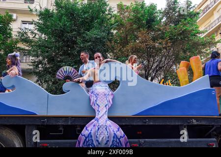 Thessalonique, Grèce - juin 29 2024 : participants à la parade EuroPride 2024. Banque D'Images