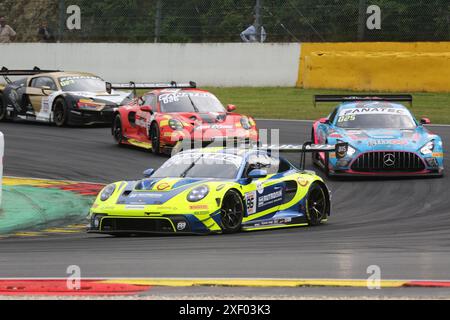 Patric NIEDERHAUSER (CHE) / Sven MUELLER (DEU) / Julien ANDLAUER (FRA), #96, Porsche 911 GT3 R (992), Team : Rutronik Racing (DEU), Motorsport, CrowdStrike 24H of Spa, Belgien, Spa-Francorchamps, 29.06.2024 Foto : Eibner-Pressefoto/Juergen Augst Banque D'Images