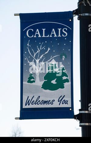 Calais vous accueille sur la bannière main Street dans le centre-ville de Calais, Maine, USA Banque D'Images