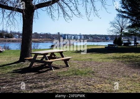 Promenade au bord de l'eau dans le centre-ville de Calais, Maine, États-Unis Banque D'Images