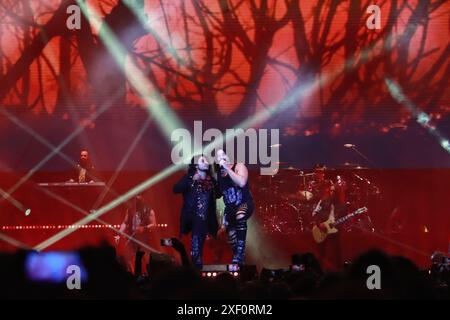 Mexico, Mexique. 29 juin 2024. Rafael Blas chanteur du groupe de folk metal espagnol Mägo de Oz, se produit dans le cadre de la tournée Feliz No Cumpleaños 2024 à Mexico City Arena. Le 29 juin 2024 à Mexico, Mexique. (Photo de Carlos Santiago/ crédit : Eyepix Group/Alamy Live News Banque D'Images