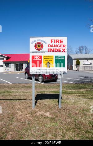 Panneau d'index de danger d'incendie à la caserne de pompiers Sir James Dunn sur la rue Reed à qualifié Andrews, Nouveau-Brunswick, Canada Banque D'Images