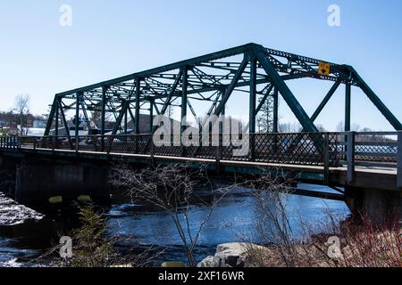 Pont au-dessus de la rivière Magaguadavic sur South Street à George, Nouveau-Brunswick, Canada Banque D'Images