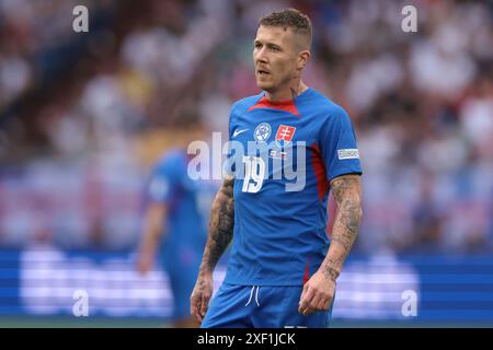 Gelsenkirchen, Allemagne. 30 juin 2024. Juraj Kucka, de Slovaquie, regarde le match de la ronde 16 des Championnats d'Europe de l'UEFA à l'Arena Aufschalke, Gelsenkirchen. Le crédit photo devrait se lire : Jonathan Moscrop/Sportimage crédit : Sportimage Ltd/Alamy Live News Banque D'Images