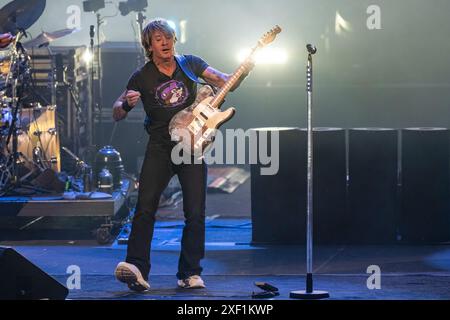 Milwaukee, États-Unis. 29 juin 2024. Keith Urban pendant le Summerfest Music Festival le 29 juin 2024, à Milwaukee, Wisconsin (photo de Daniel DeSlover/Sipa USA) crédit : Sipa USA/Alamy Live News Banque D'Images