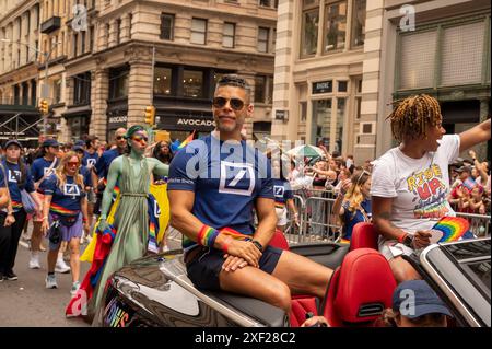 NEW YORK, NEW YORK - JUIN 30 : Wilson Cruz participe à la New York City Pride Parade annuelle le 30 juin 2024 à New York. Crédit : Ron Adar/Alamy Live News Banque D'Images