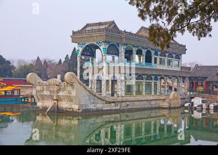 Bateau en marbre au Palais d'été dans la ville de Pékin, Chine. Banque D'Images