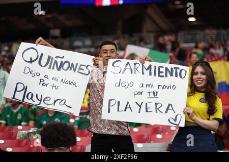 Glendale, Glendale, Az, États-Unis. 30 juin 2024. Fans de l'Équateur avant le match entre le Mexique et l'Équateur dans le cadre du groupe B de CONMEBOL Copa America 2024 au State Farm Stadium le 30 juin 2024, à Glendale, AZ, États-Unis. (Photo par Alejandro Salazar/PxImages) (crédit image : © Alejandro Salazar/PX Imagens via ZUMA Press Wire) USAGE ÉDITORIAL SEULEMENT! Non destiné à UN USAGE commercial ! Crédit : ZUMA Press, Inc/Alamy Live News Banque D'Images