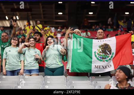 Glendale, Glendale, Az, États-Unis. 30 juin 2024. Fans du Mexique avant le match entre le Mexique et l'Équateur dans le groupe B de CONMEBOL Copa America 2024 au State Farm Stadium le 30 juin 2024, à Glendale, AZ, États-Unis. (Photo par Alejandro Salazar/PxImages) (crédit image : © Alejandro Salazar/PX Imagens via ZUMA Press Wire) USAGE ÉDITORIAL SEULEMENT! Non destiné à UN USAGE commercial ! Crédit : ZUMA Press, Inc/Alamy Live News Banque D'Images