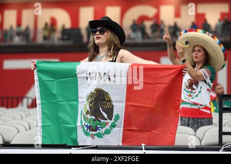 Glendale, Glendale, Az, États-Unis. 30 juin 2024. Fan du Mexique avant le match entre le Mexique et l'Équateur dans le groupe B de CONMEBOL Copa America 2024 au State Farm Stadium le 30 juin 2024, à Glendale, AZ, États-Unis. (Photo par Alejandro Salazar/PxImages) (crédit image : © Alejandro Salazar/PX Imagens via ZUMA Press Wire) USAGE ÉDITORIAL SEULEMENT! Non destiné à UN USAGE commercial ! Crédit : ZUMA Press, Inc/Alamy Live News Banque D'Images