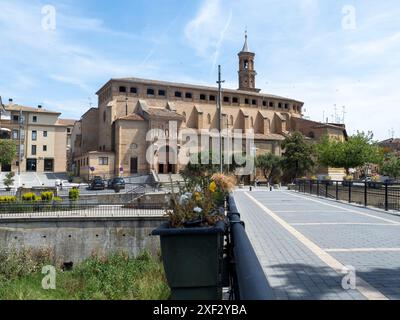 ville de barbastro situé dans la province de huesca. capitale du somontano. Vins Somontano. caves à vin Banque D'Images