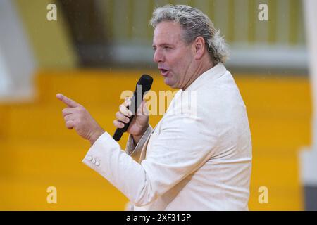 Graziano - Immer wieder sonntags 2024, Folge 03 Graziano. ARD-Unterhaltungsshow Immer Wieder sonntags. TV-Aufzeichnung und Live-Übertragung vom 30.06.2024 aus dem Wasserpark Rulantica, Rust. Baden-Württemberg, Deutschland. *** Graziano Immer Wieder sonntags 2024, épisode 03 Graziano ARD Entertainment show Immer Wieder sonntags enregistrement TV et diffusion en direct du 30 06 2024 depuis le parc aquatique Rulantica, Rust Baden Württemberg, Allemagne Banque D'Images