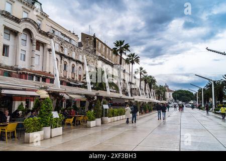 Porte de bronze, Broncana vrata, et mur sud du palais de Dioclétien, Split, Croatie Banque D'Images