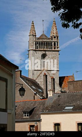 Eglise notre-Dame de l Assomption et Saint-Michel, place Saint-Michel, Quimperle, Finistère, Bretagne, Bretagne, France, Europe Banque D'Images