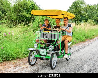 'Rosalie' transport à pédales à 4 roues pour location privée - Bossay-sur-Claise, Indre-et-Loire (37), France. Banque D'Images