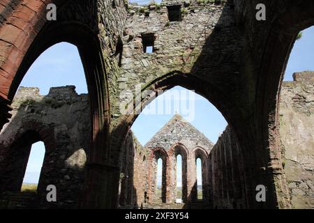 Ruines du choeur de la Cathédrale de produits Allemand dans le château de Peel, construit par les Norvégiens au XIe siècle, sur des produits Patrick's Isle à Peel sur l'île de Man Banque D'Images