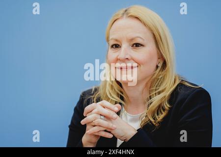 Berlin, Deutschland. 17 juin 2024. Christine Streichert-Clivot, ministre de l'éducation et de la culture de la Sarre, a enregistré lors d'une conférence de presse sur la publication du rapport "L'éducation en Allemagne 2024" à Berlin, le 17 juin 2024. Crédit : dpa/Alamy Live News Banque D'Images