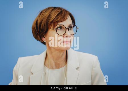 Berlin, Deutschland. 17 juin 2024. Bettina Stark-Watzinger (FDP), ministre fédérale de l'éducation et de la recherche, a enregistré lors d'une conférence de presse sur la publication du rapport "L'éducation en Allemagne 2024" à Berlin, le 17 juin 2024. Crédit : dpa/Alamy Live News Banque D'Images
