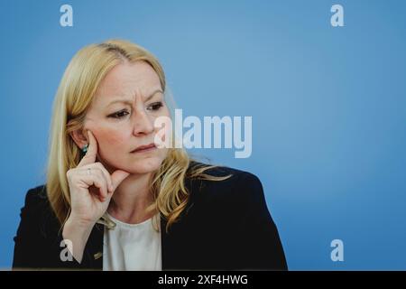 Berlin, Deutschland. 17 juin 2024. Christine Streichert-Clivot, ministre de l'éducation et de la culture de la Sarre, a enregistré lors d'une conférence de presse sur la publication du rapport "L'éducation en Allemagne 2024" à Berlin, le 17 juin 2024. Crédit : dpa/Alamy Live News Banque D'Images